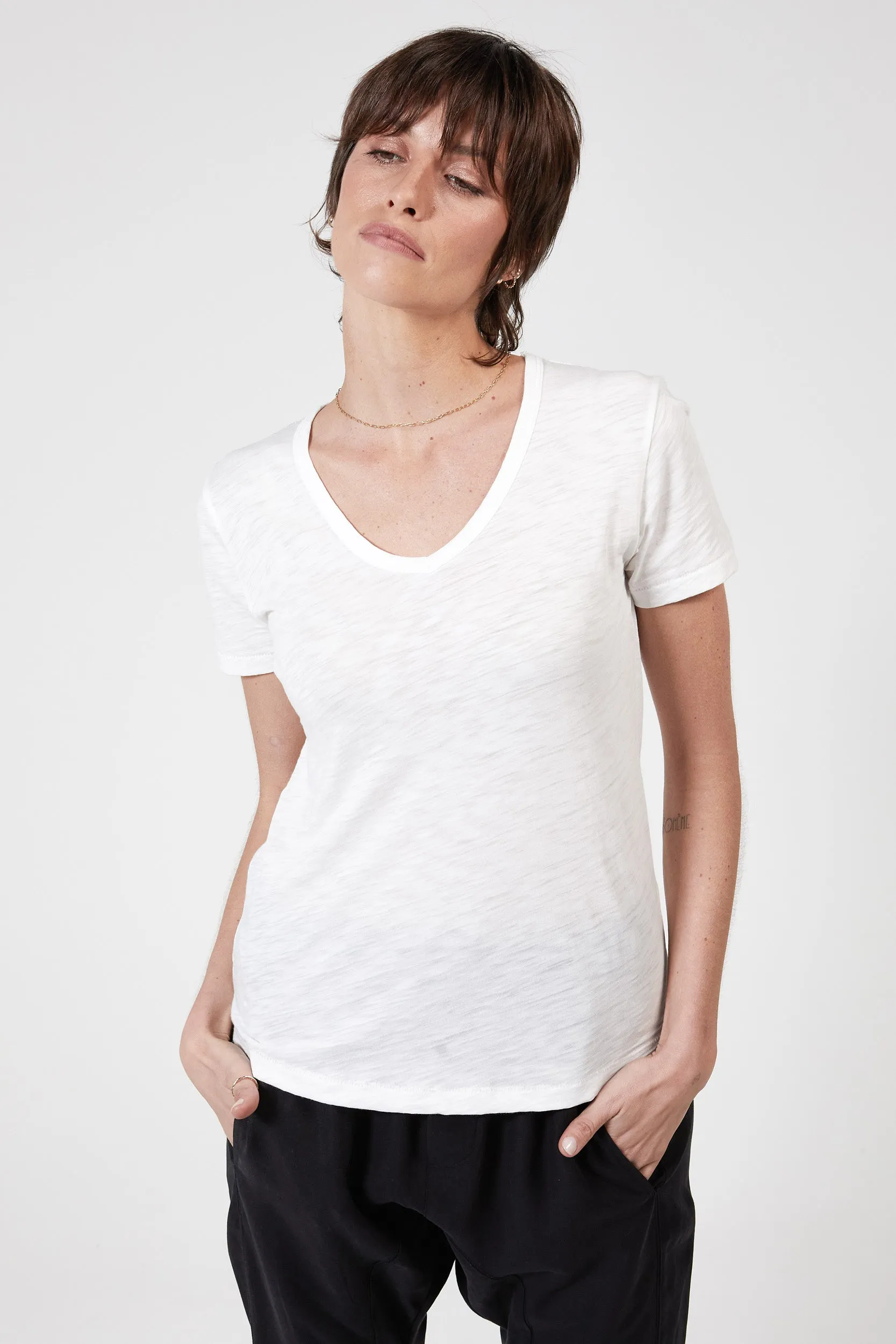 BLAKE SLUB V-NECK - WHITE